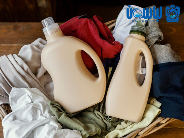 استفاده از نرم کننده پارچه برای از بین بردن بوی بنزین