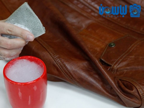 پاک کردن لکه عطر از پارچه های خاص