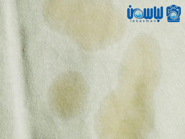 ترفند پاک کردن لکه عطر از انواع پارچه