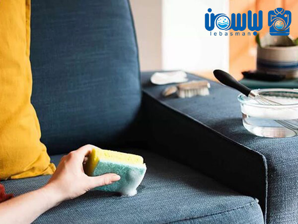 روش های خانگی برای تمیز کردن مبل